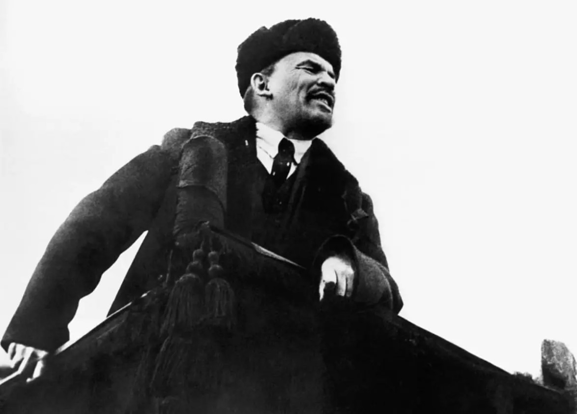 Afinal, Lênin defenderia o governo Lula?